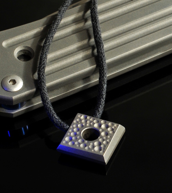 ti_pendant_blue_3